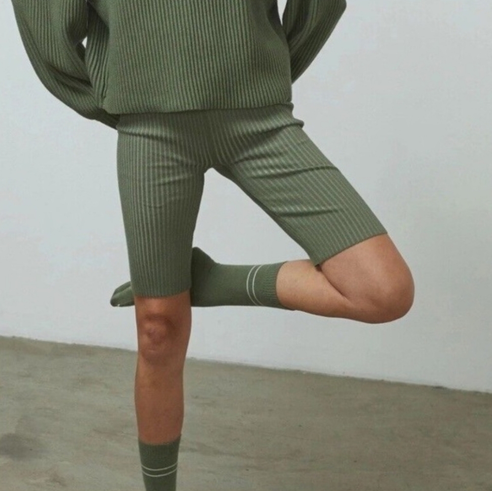 NWT | Lunya Women Ribbed Cotton Silk Blend Biker Shorts Green Small